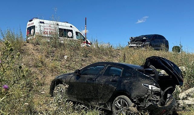 AĞRI’DA TRAFİK KAZASI: 13 YARALI