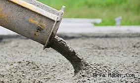 BETON POMPASININ ALTINDA KALAN İNŞAAT İŞÇİSİ FECİ ŞEKİLDE CAN VERDİ