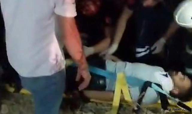 Direksiyon hakimiyetini kaybeden otomobil kayalığa çarptı: 3 yaralı