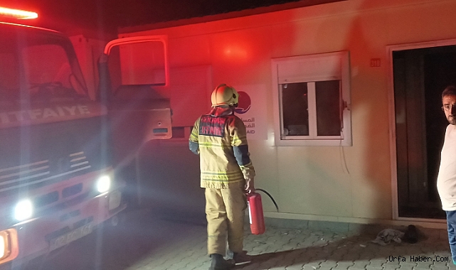 KONTEYNERDEN YÜKSELEN DUMAN KORKUTTU