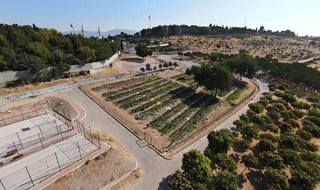 MAHALLE BOSTANINDA HASAT ZAMANI