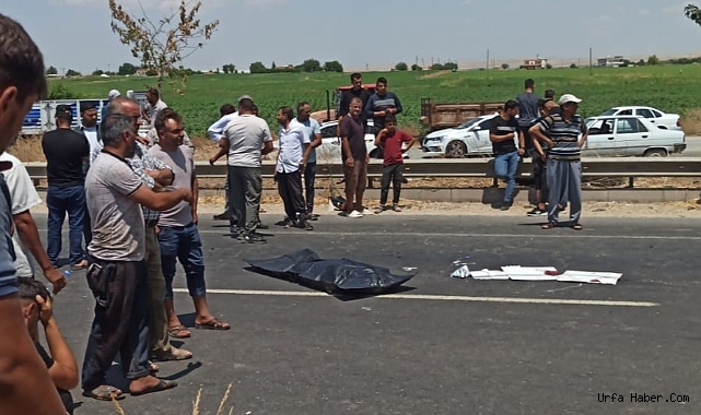 MOTOSİKLET OTOMOBİLİN ALTINDA KALDI: 1 ÖLÜ, 1 YARALI
