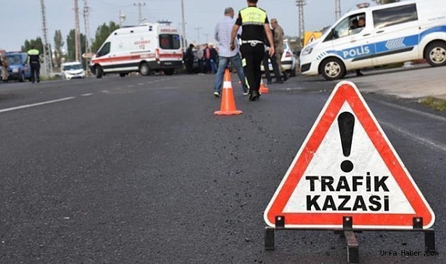 SİVEREK 'TE OTOMOBİL MOTOSİKLETLE ÇARPIŞTI!