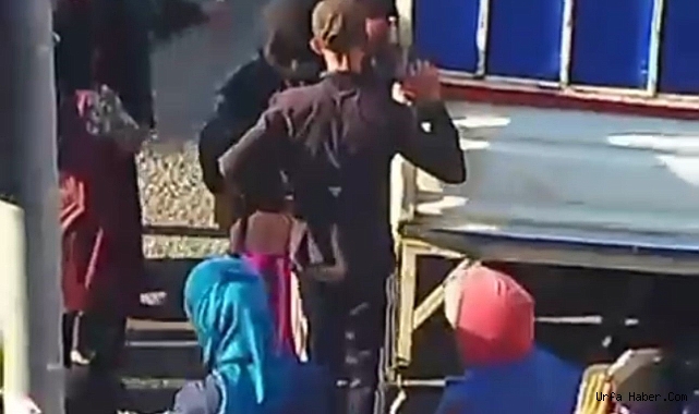 SİVEREK’TE TARIM İŞÇİLERİ YEVMİYE ÜCRETİNİ PROTESTO İÇİN YOL KAPATTI