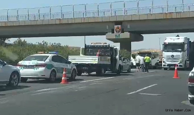 GAZİANTEP OTOYOLU'NDA 3 TIRIN KARIŞTIĞI KAZA ULAŞIMI AKSATTI
