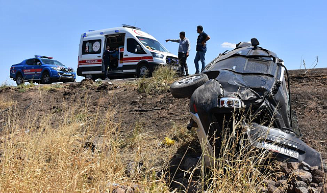SİVEREK'TE OTOMOBİL ŞARAMPOLE DEVRİLDİ: 1 ÖLÜ, 3 YARALI