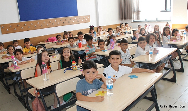 OKULLAR AÇILDI, 20 MİLYONDAN FAZLA ÖĞRENCİ İÇİN İLK DERS ZİLİ ÇALDI