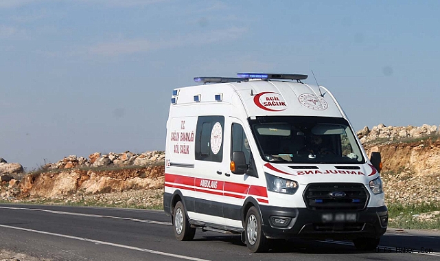 ŞANLIURFA-GAZİANTEP YOLUNDA KAZA : 8 YARALI