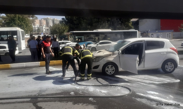 OTOMOBİLİN MOTORUNDA ÇIKAN YANGIN SÖNDÜRÜLDÜ