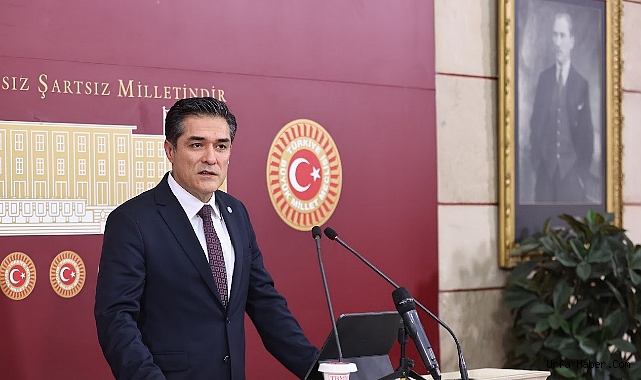 "MURAT KURUM, KREŞ KONUSUNU MİLLİ EĞİTİM BAKANLIĞI'NA HATIRLATACAĞINA, DEPREM BÖLGELERİNDEKİ KONUTLARI TESLİM ETSİN"