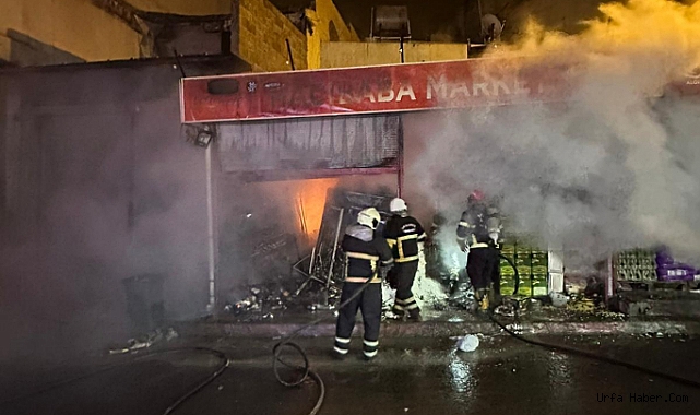 ŞANLIURFA'DA İŞ YERİNDE ÇIKAN YANGINDA MADDİ HASAR MEYDANA GELDİ