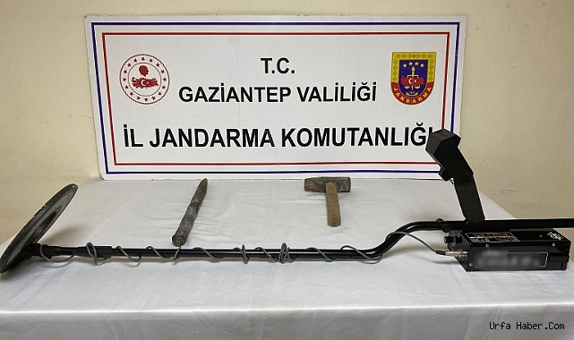 DEFİNECİLERE JANDARMADAN SUÇÜSTÜ