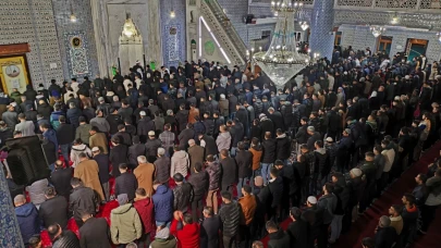 ŞANLIURFA’DA BERAT KANDILI COŞKUYLA KUTLANDI
