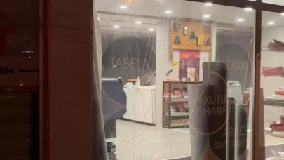 Otomobille Gelip Kurşun Yağdırdılar