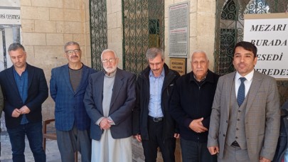"Said Nursi'nin Mezarı İlk Defnedildiği Yere Getirilmeli "
