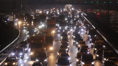Tatilciler Otoyollarda Yoğunluk Oluşturdu
