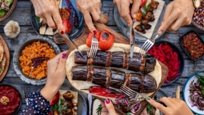 Bayram Sofrasında Porsiyon Kontrolü