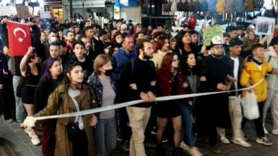 İzmir’de Üniversite Öğrencileri Adalet İçin Yürüdü!