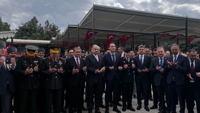 Urfa Şehitlikte 105. Yıl Töreni: Anlamlı Anlar