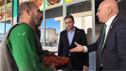 Vekil Tanal Urfa'da Tepsi Kebabına Tepki Gösterdi!