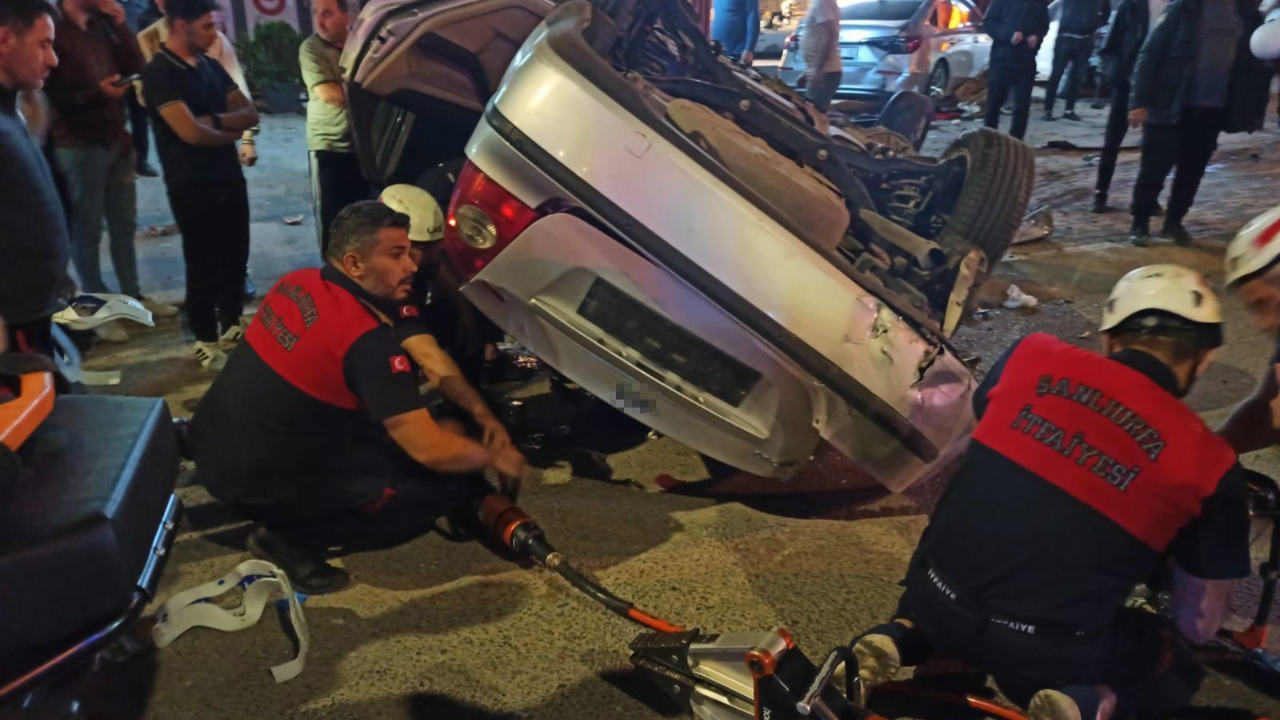 Şanlıurfa’da otomobil takla attı: 2 ölü, 1 yaralı