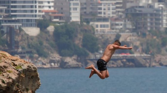 Gençler Ölümle Dans Ediyor!