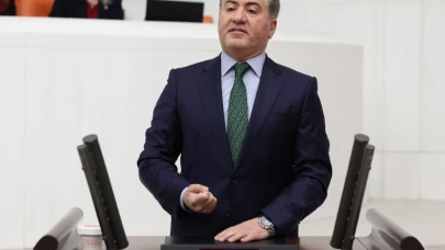Emir: “Karanlık Zihniyeti Boğacağız”