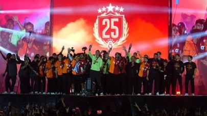 Galatasaray Yenikapı'da 25. Şampiyonluğunu Kutladı!