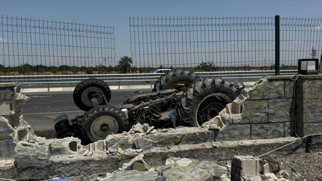 Araç Kültivatöre Takıldı, Traktör Havaya Uçtu!