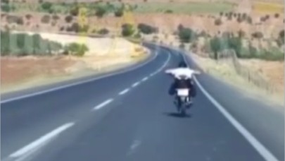 Şanlıurfa Yolunda Tehlikeli Şov!