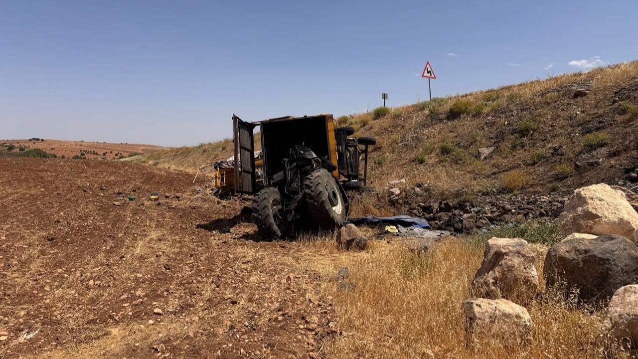 Şanlıurfa’da Devrilen Traktör Can Aldı: 2 Ölü !