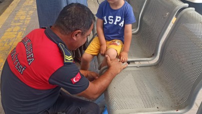 Ayağı Oturağa Sıkışan Çocuğu İtfaiye Kurtardı !
