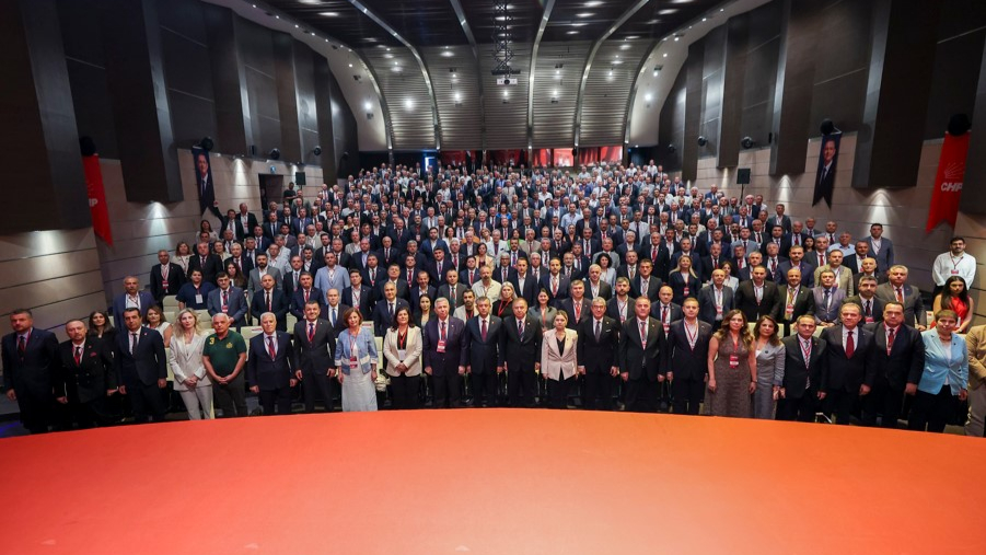 Özgür Özel, CHP'li Başkanlarla Bir Araya Geldi