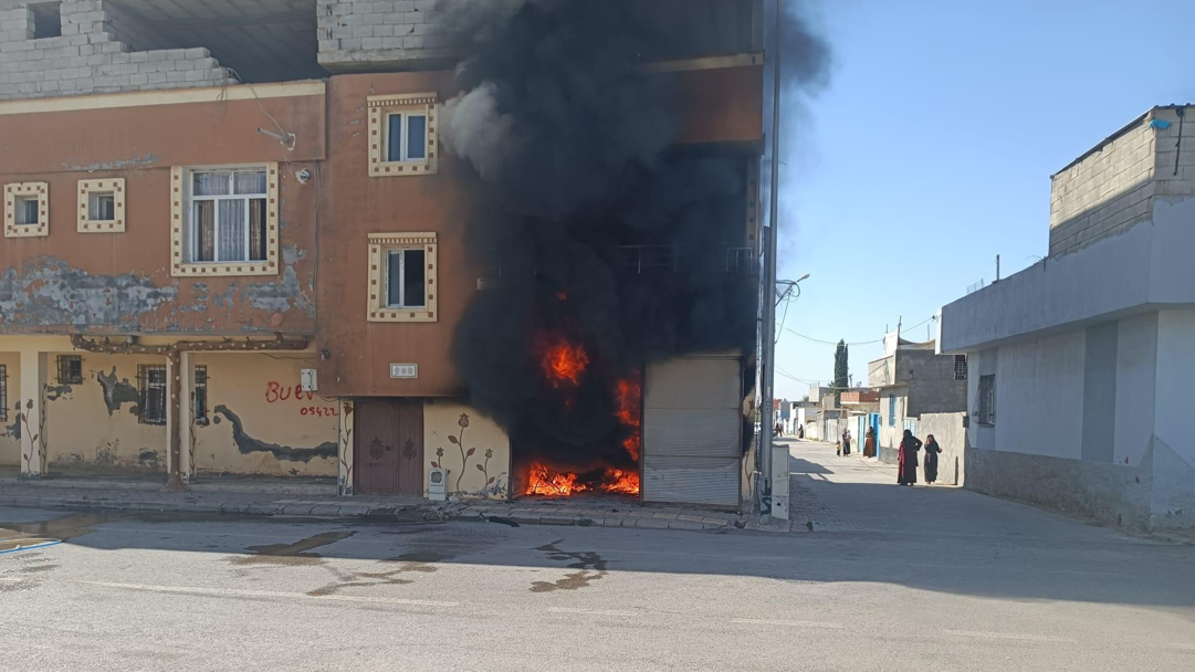Şanlıurfa'da Depo Yangını Paniğe Neden Oldu