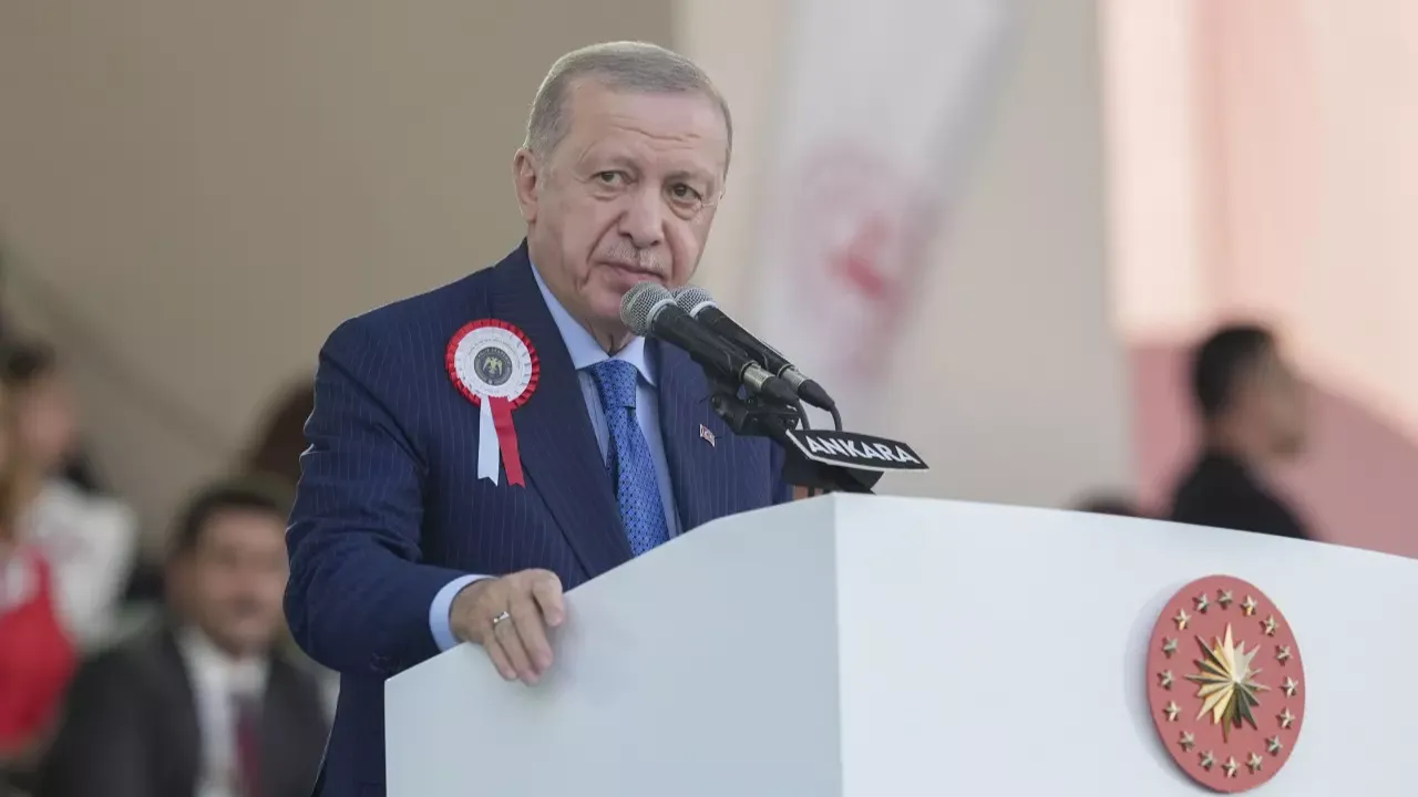 Cumhurbaşkanı Erdoğan:" Trump Ve Putin İle Görüşebilirim"