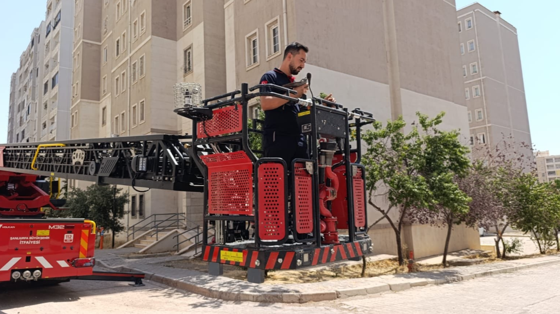 Şanlıurfa’da Mahsur Kalan Güvercini İtfaiye Kurtardı