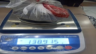 Şanlıurfa'da Attıkları Poşetten Uyuşturucu Çıktı