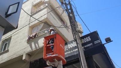 Direkte Akıma Kapılan İşçi Yere Düştü