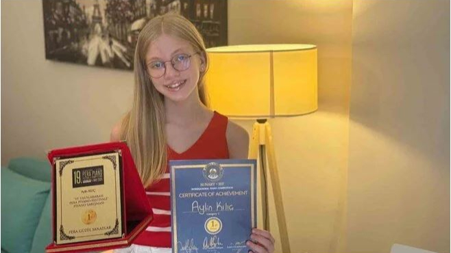 9 Yaşında Lise Diploması Aldı!