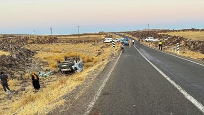 Şanlıurfa’da Pikap Devrildi:2 Kişi Yaralandı