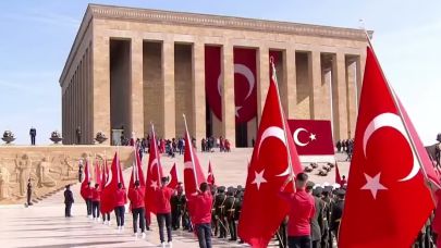 Anıtkabir’de Erdoğan Sloganları Bu Yıl da Duyuldu