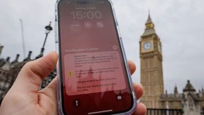 Telefonunuz Alarmda Olabilir: İngiltere’den Pazar Sürprizi!