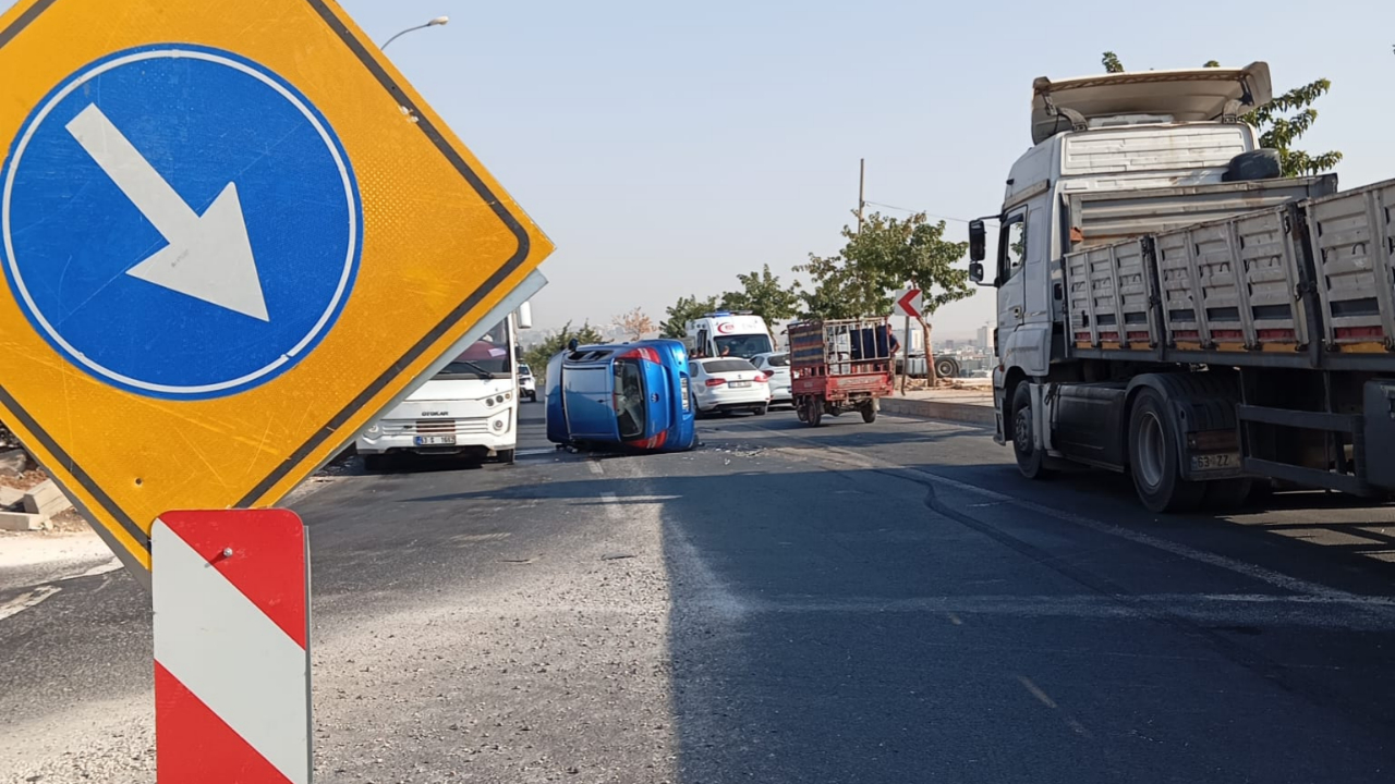 Şanlıurfa’da Kaza Otoyolu Kilitledi