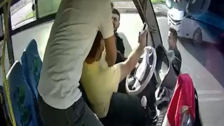 Şanlıurfa’da Otobüs Şoförüne Bıçaklı Saldırı