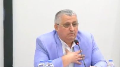 Bir Kadının Kıyafeti Yine Gündem: “Ahlak” Tartışması Büyüyor!