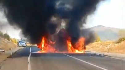 Karabük'teki Feci Kaza : Otomobilller Alev Topuna Döndü