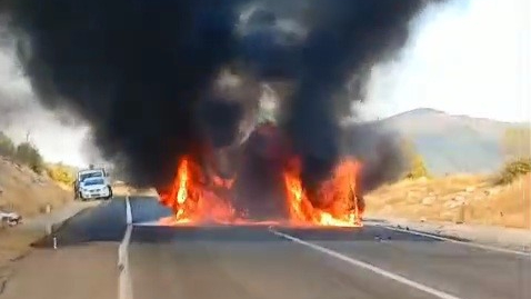 Karabük'teki Feci Kaza : Otomobilller Alev Topuna Döndü