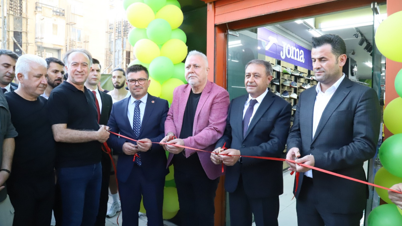 Şanlıurfaspor’un İlk Resmi Store Mağazası Kapılarını Açtı