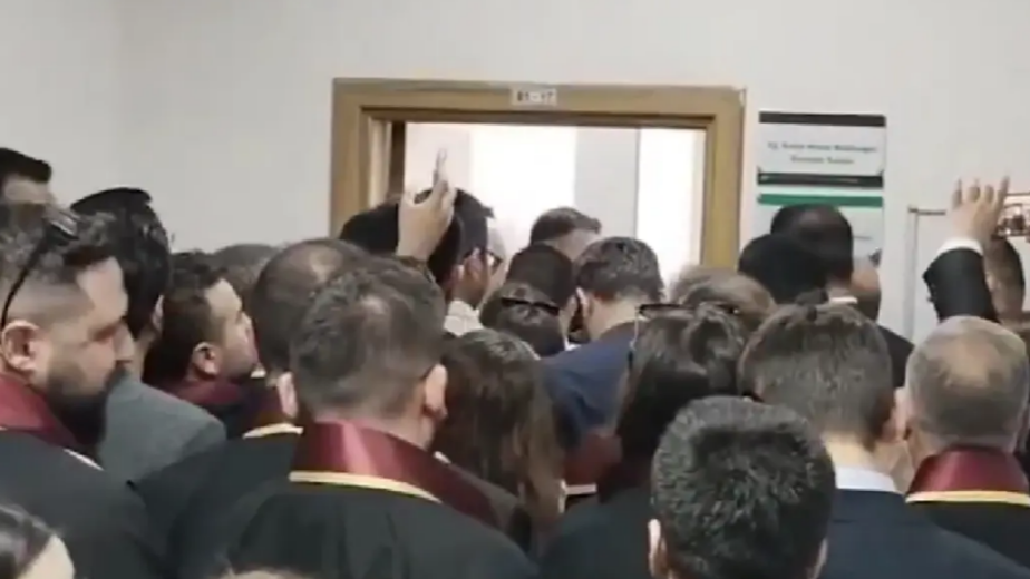CHP Kurultay Davasında Gerginlik