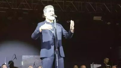 Özcan Deniz'den Sahnede Şaşırtan Açıklama